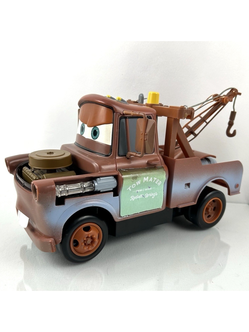 Disney Pixar Cars 2 Tow Mater with Machine Guns Disney Store **Read**